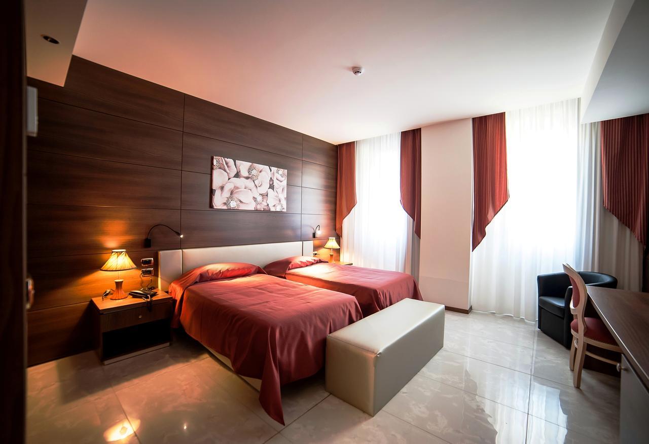 Family Center Hotel Atena Lucana